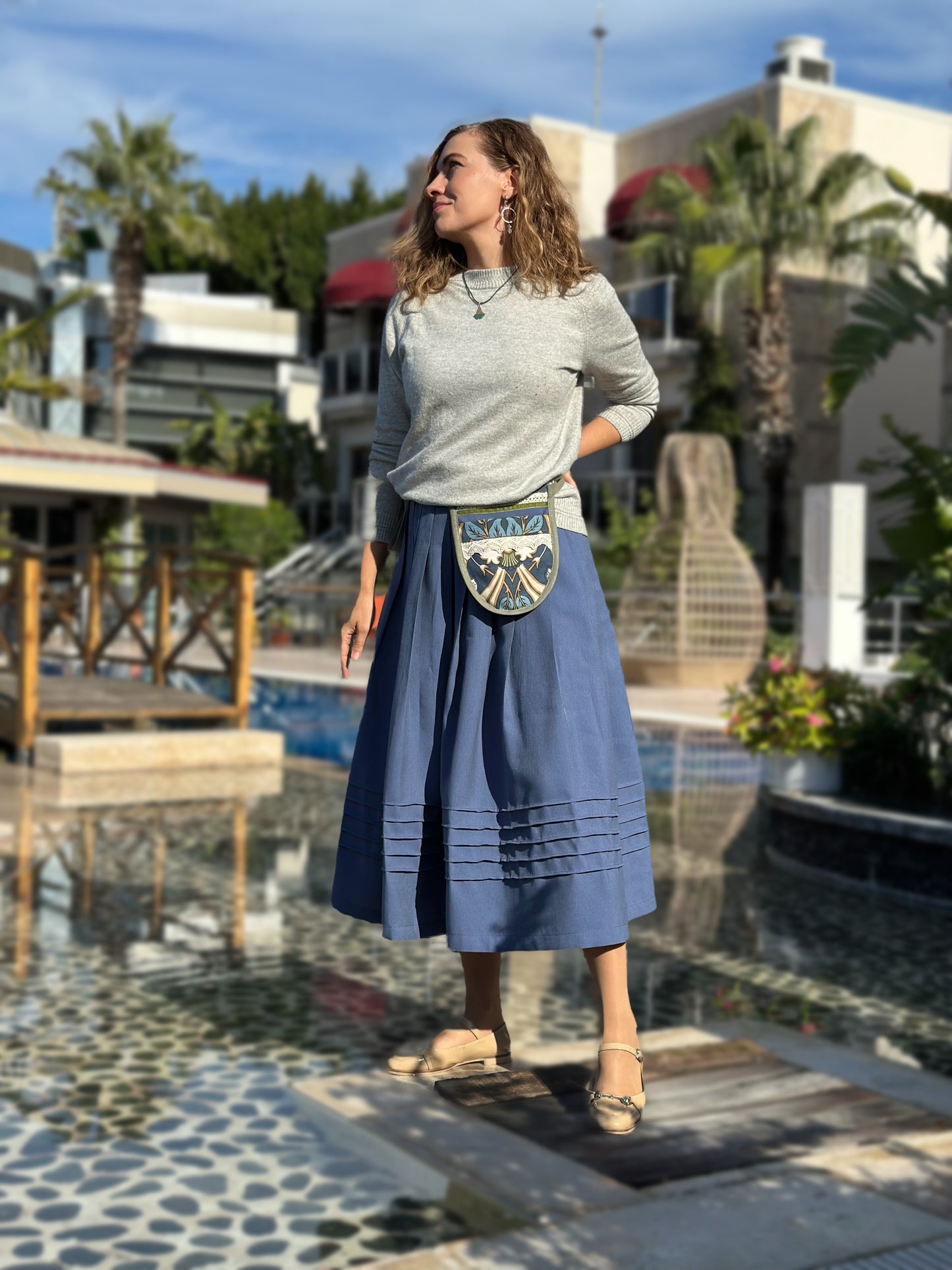 Elegant blue midi skirt