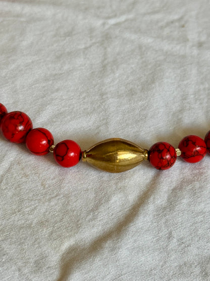 Rosehip Grace Necklace – Red Howlite Choker with Traditional Rosehip-Shaped Bead | Ethnic Jewelry by Goya Concept