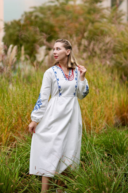 Enchanting Dress "Chornobryvtsi"