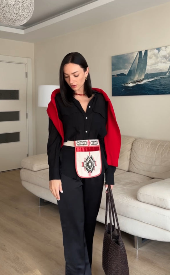 Ладунка “Жива Лінія” – Бежева Льняна Поясна Сумка з Вибійкою та Оксамитовою Стрічкою