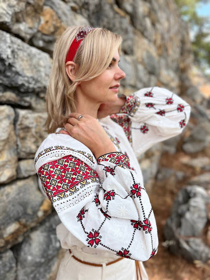 Embroidered blouse "Zvenyslava"