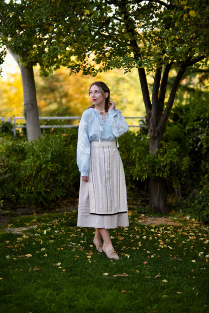 Ivory lace Apron “Tender Chord”
