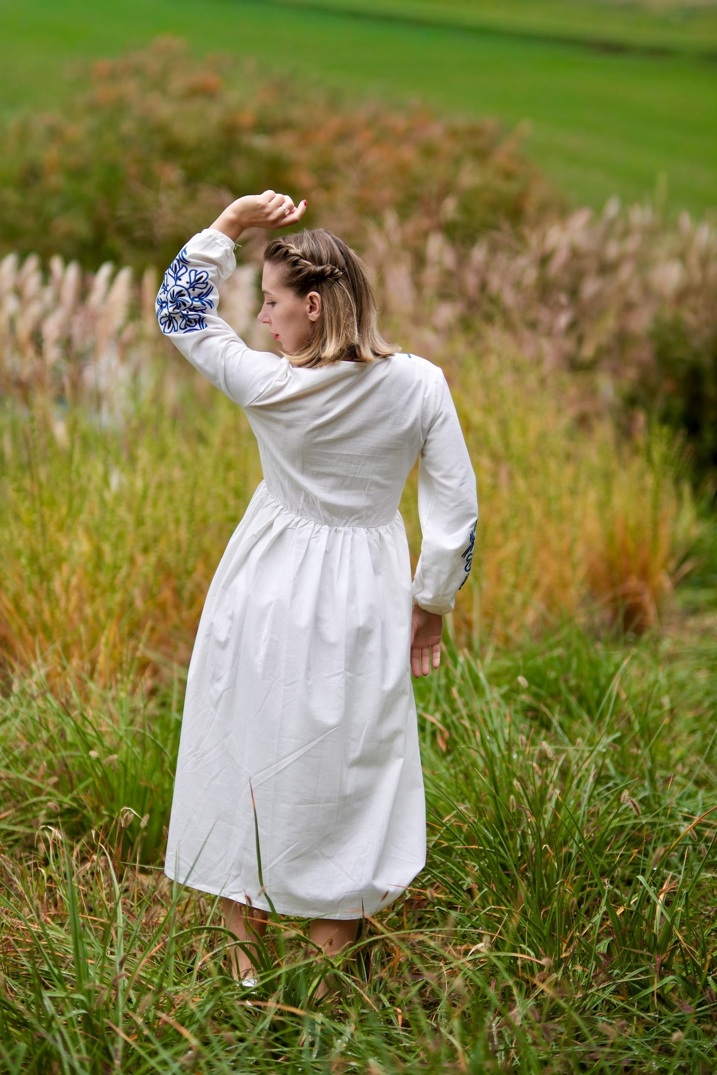 Enchanting Dress "Chornobryvtsi"