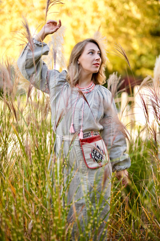 Ладунка “Жива Лінія” – Бежева Льняна Поясна Сумка з Вибійкою та Оксамитовою Стрічкою