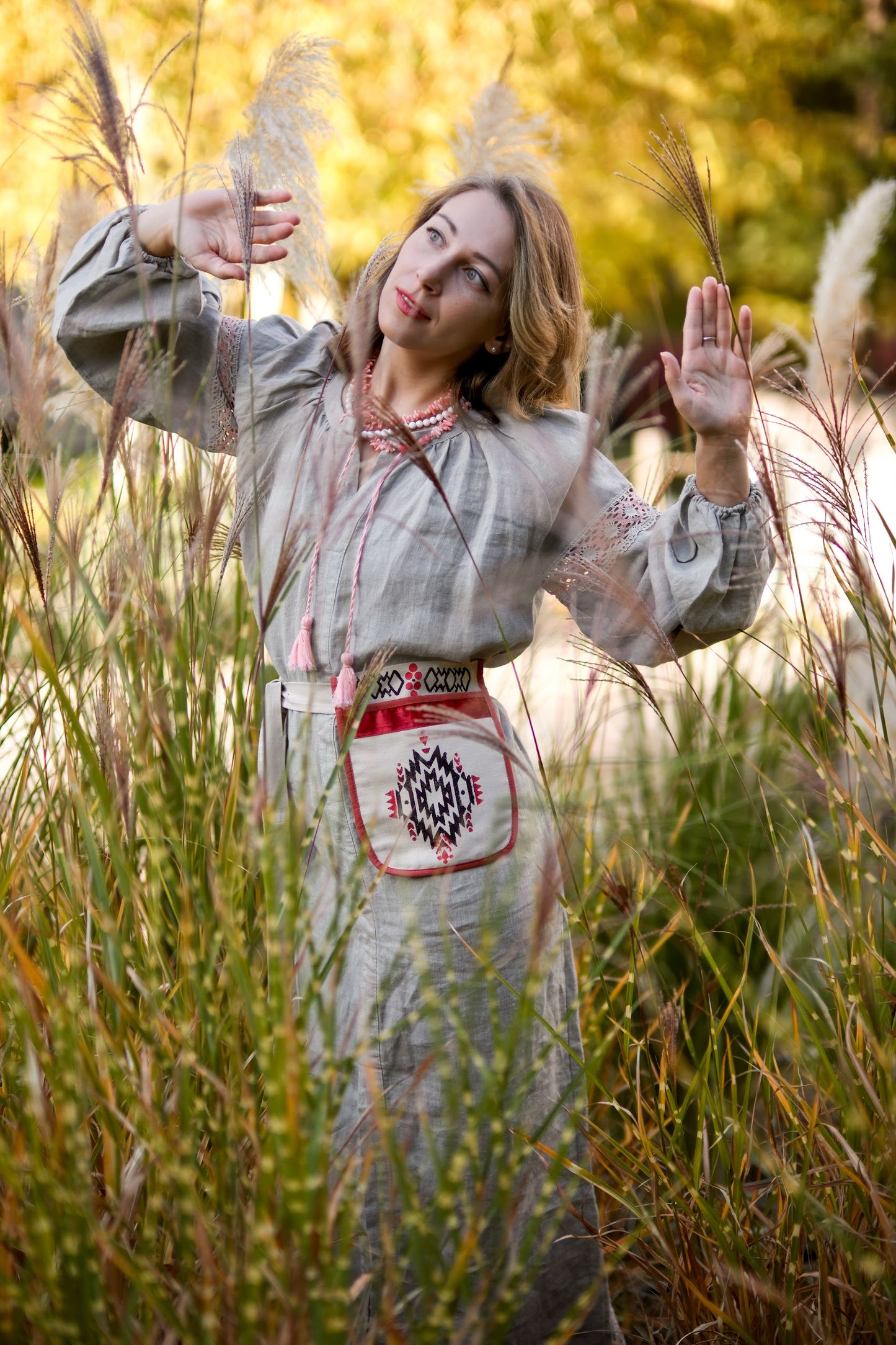 Ладунка “Жива Лінія” – Бежева Льняна Поясна Сумка з Вибійкою та Оксамитовою Стрічкою