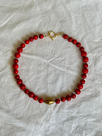 Rosehip Grace Necklace – Red Howlite Choker with Traditional Rosehip-Shaped Bead | Ethnic Jewelry by Goya Concept