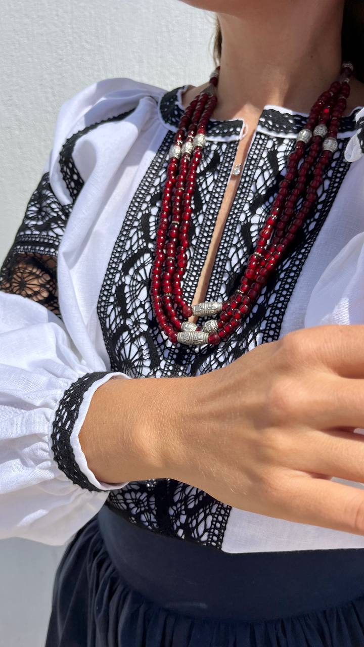 Stylish Three-Row Necklace “Garnet Wonder” with Decorative Beads