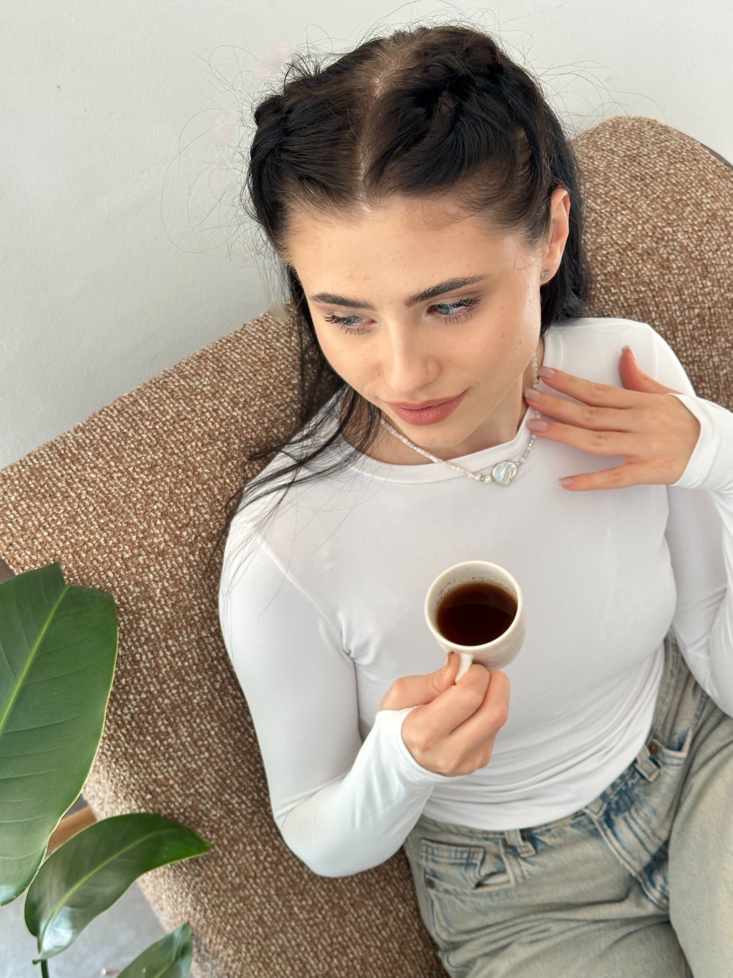 Delicate Mother-of-Pearl Necklace Perla Viva with Baroque Pearl