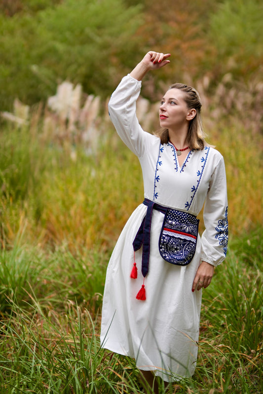 Waist accessory pocket “Valentyna” – vintage printed belt pouch with red tassels