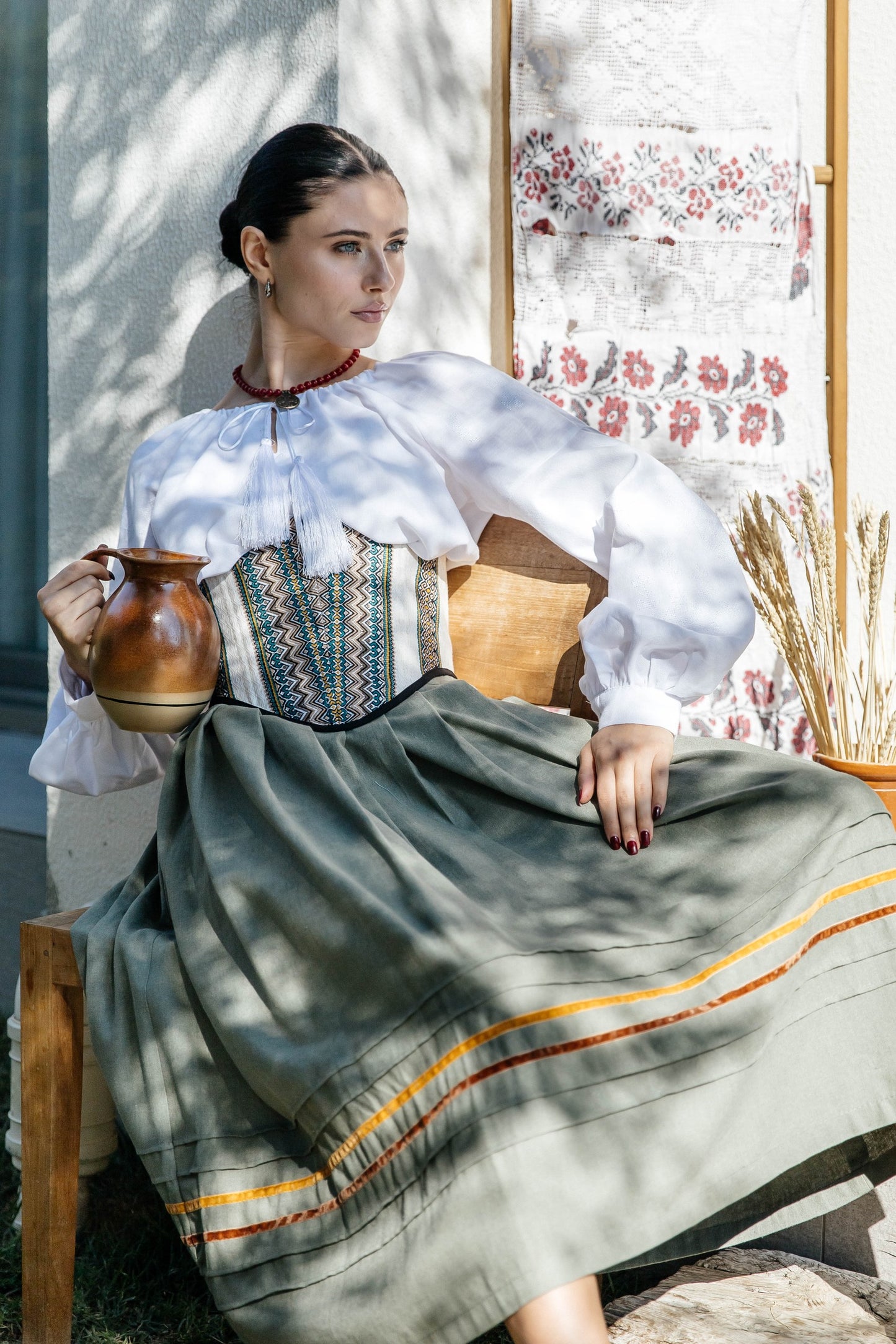 Двостороння жакардова корсетна стрічка "Бурштиновий ліс" – етнічний аксесуар для талії з льону