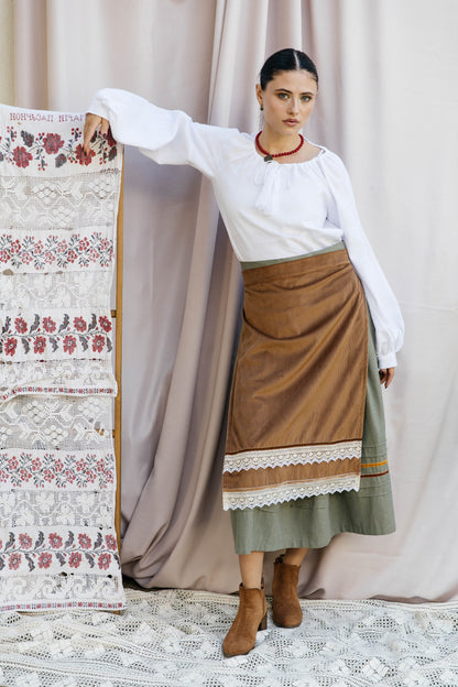 Chestnut Honey Velvet Apron – Mustard Waist Accessory with Cotton Lace and Velvet Ribbons | Goya Concept