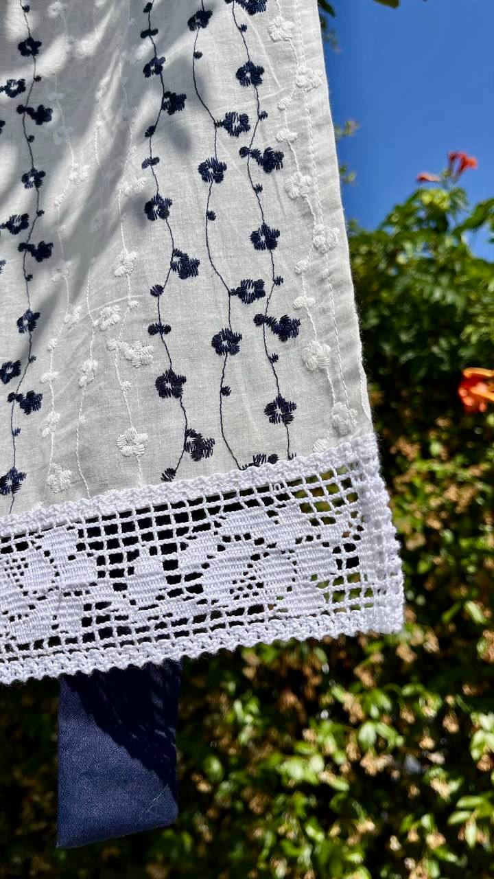 Apron with floral embroidery and lace “Spring”